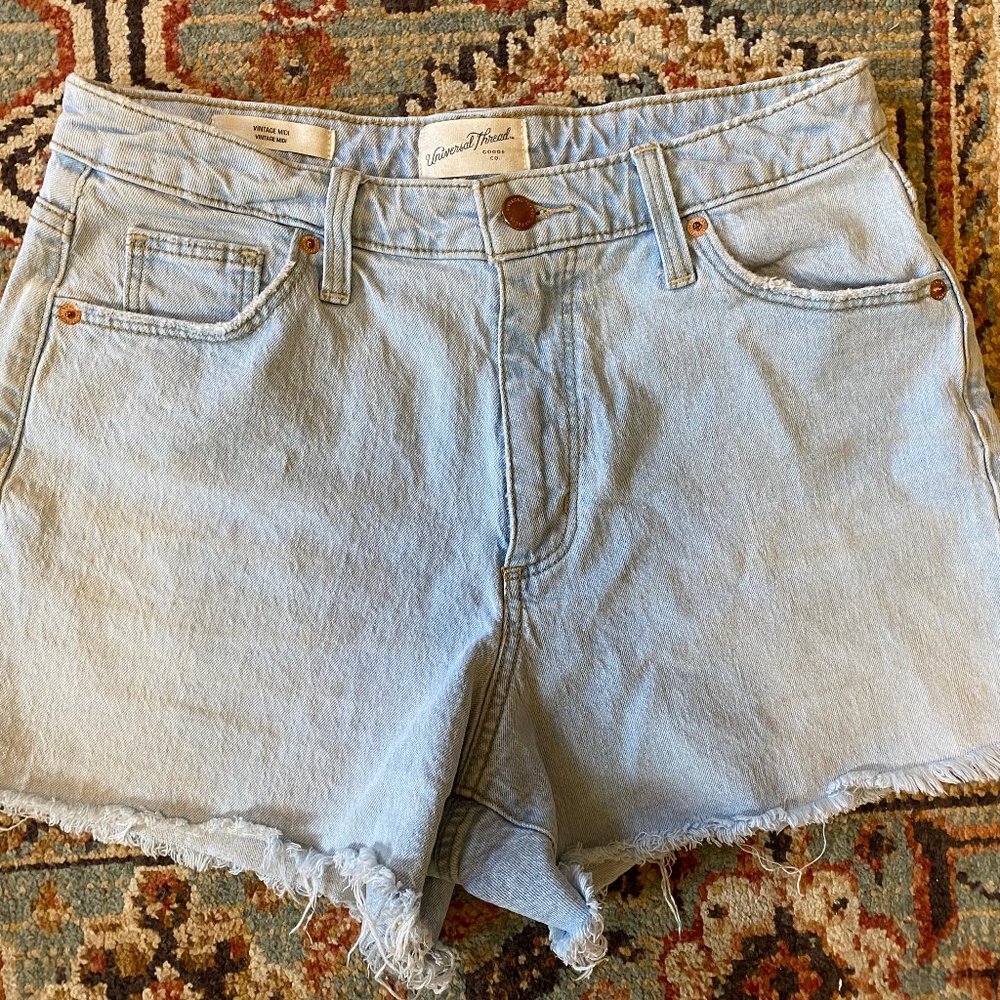 Lightwash Denim Shorts Highwaist